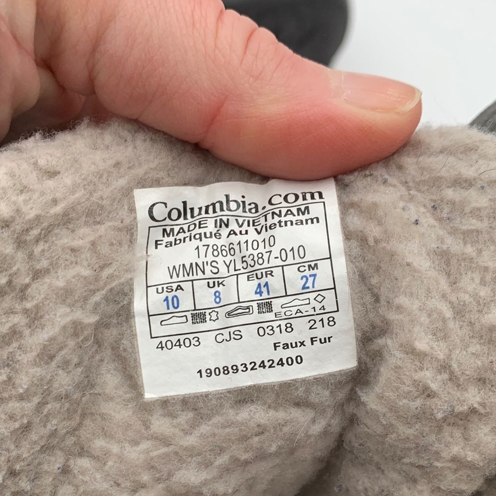 Columbia Women's Black and Gray Winter Boots - Picture 14 of 14